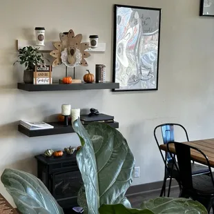 ramen and noodles, interior