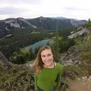 Suzi D.