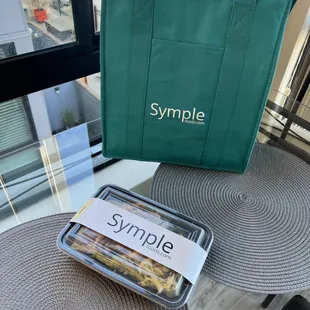 How Symple foods comes delivered. I like the packaging