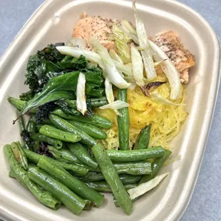 Salmon with green beans, spaghetti squash, kale