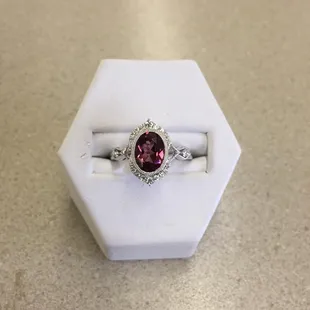 Synowicki's Jewel Box- White Gold- Oval Stone