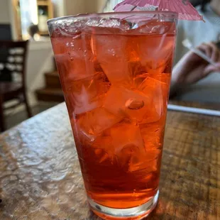 a glass of iced tea