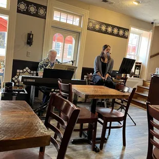 Pretty good live music - very chill vibes