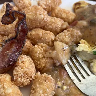 Crack Bacon, tater tots, Aztec Omelette