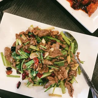 Stir-Fried Lamb with Cilantro