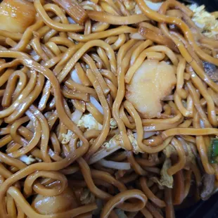Scallop lo mein