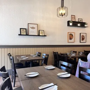 Seating & Tables