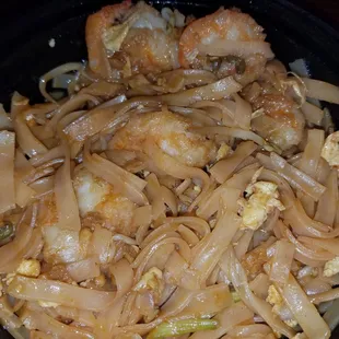 Jumbo shrimp pad thai