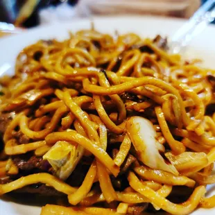 beef lo mein. yummy.