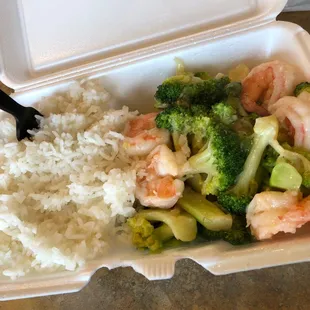 Shrimp broccoli with rice Lunch special $7