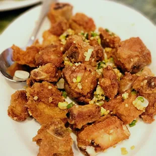 Garlic fried pork short ribs