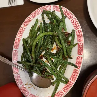 a plate of green beans