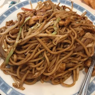 Chicken Lo Mein