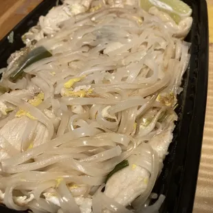 844. Chicken Pad Thai