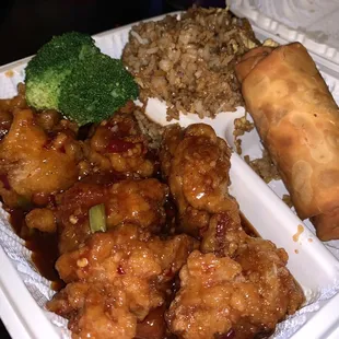 D19 Orange Chicken Dinner Combo