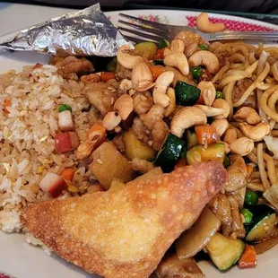 Cashew Chicke ,on the lunch special