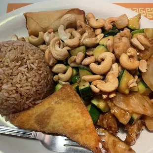 3. Cashew Chicken Combo Lunch  Special