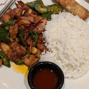 Chung King Spicy Chicken. Moderate tongue numbing heat with fresh chiles is amazing #重慶辣子雞 #重庆辣子鸡 Chóngqing làzĩ jĩ