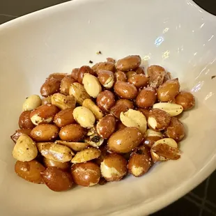 Peanuts as a complimentary snack