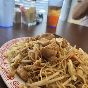Chicken Lo Mein