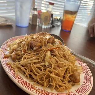 Chicken Lo Mein