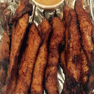 ribs and dipping sauce