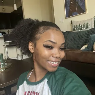 Alexa V.