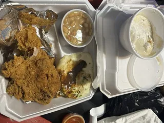 Ro’Mae’s Soulfood Kitchen & Catering