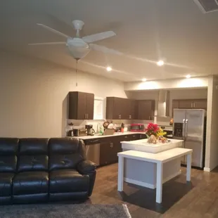 Loved my kitchen! It was very clean at move in and feels great living here.