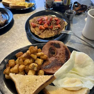 2 egg breakfast with single stack pancake....