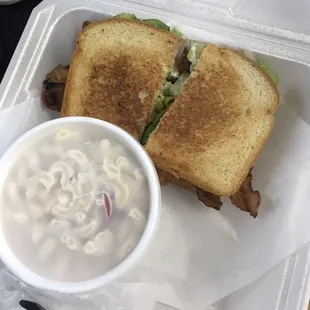 BLT w pasta salad