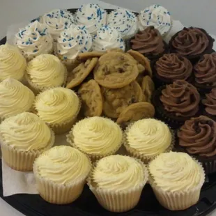 Cupcake and Cookies Platter