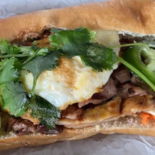The magnificent Bann mi combo #1!