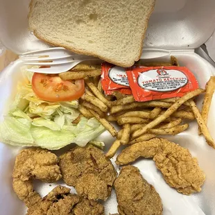 3 pc fried oyster and 3 pc fried shrimp (includes 1 toast, French fries and lettuce and tomato with French dressing)