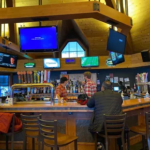 Bar!