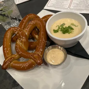 Pretzel cheese dip with mustard. Very good!