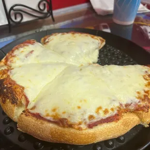 Cheese pizza