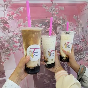 Best boba place cause you can pick any ice cream and put in with boba so amazing love   it. Highly recommend