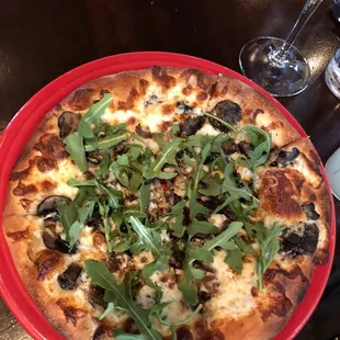 Mushroom and Garlic Pizza