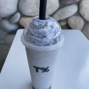 Sesame smoothie with honey boba