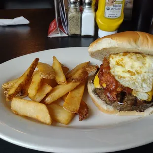 The Farmhouse Burger was today&apos;s special. Good choice!