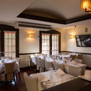 T Fusion Steakhouse upstairs TV corner