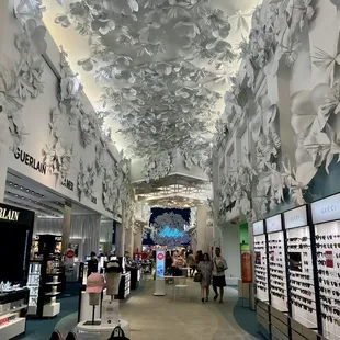 Stunning ceiling decoration