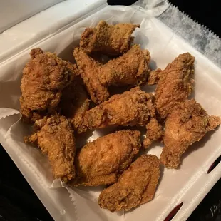 chicken, bbq chicken, fried chicken, bbq wings, fried chicken wings, chicken wings, chicken wings and fried chicken, food, poultry