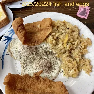 Fish and eggs with grits