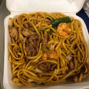 Combo lo mein 6.15.22