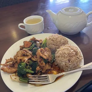 Hunan Chicken and green tea