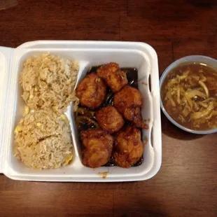 General&apos;s Chicken lunch special with hot and sour soup