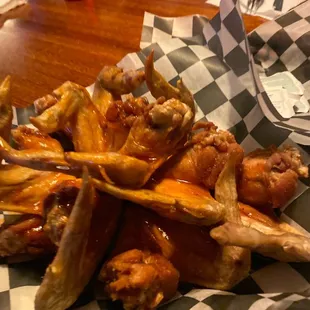 Wings with sweet and spicy sauce