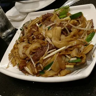 Beef chow fun